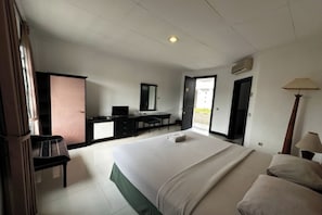 Room - Townhouse Oak Casa D'Ladera Bandung (Bandung)