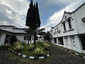 Front of property - Townhouse Oak Casa D'Ladera Bandung (Bandung)