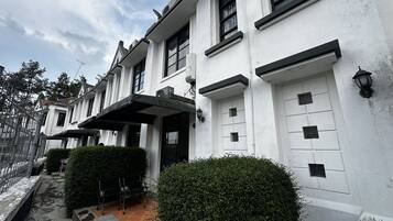 Standard Double Room | Desk, free WiFi, bed sheets