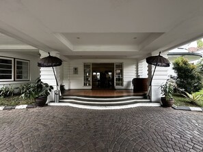 Property entrance - Townhouse Oak Casa D'Ladera Bandung (Bandung)