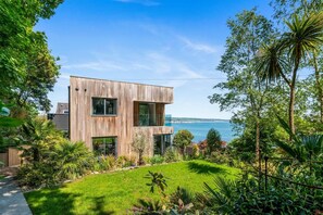 Exterior - 4 Bed in Newlyn (oc-b42667) (Newlyn)