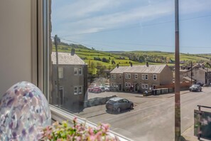 Interior - 2 Bed in Holmbridge (oc-w42657) (Holmfirth)