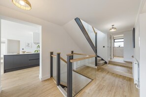 Interior - 5 Bed in Ogmore-by-Sea (oc-o42632) (Ogmore-by-Sea)