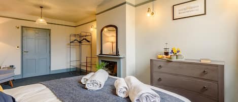 1 chambre, fer et planche à repasser, lit parapluie, Wi-Fi gratuit