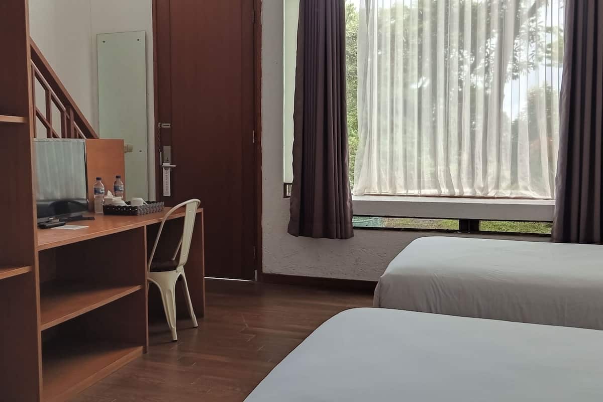 Free WiFi, bed sheets