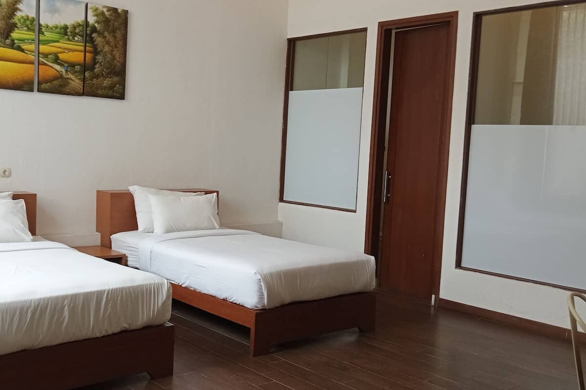 Superior Twin Room | Free WiFi, bed sheets
