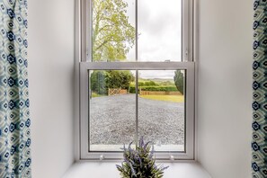 Interior - 4 Bed in Bryncrug (oc-g32336) (Bryn-Crug)