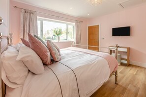 Free WiFi, bed sheets - 1 Bed in Harris Mill (oc-l42584) (Redruth)