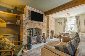 TV, fireplace - 2 Bed in Sydling St. Nicholas (oc-a39901) (Sydling Saint Nicholas)