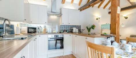 Microwave, oven, dishwasher, cookware/dishes/utensils