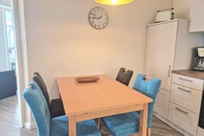 Unclassified image, 3 of 21, button - Familienurlaub in Sellin mit Balkon (Sellin)