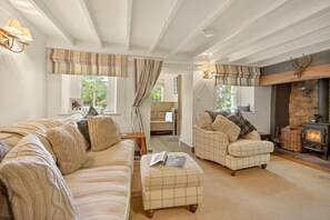 TV, fireplace - 5 Bed in Llanbedrog (oc-t41745) (Llanbedrog)