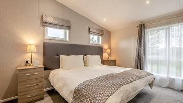 2 bedrooms, iron/ironing board, travel cot, free WiFi