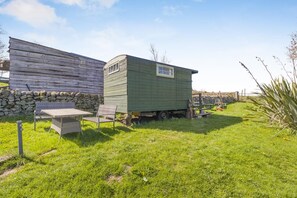 Outdoor dining - 1 Bed in Ashover (oc-h42437) (Ashover)