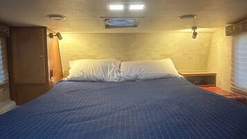 2 slaapkamers, een strijkplank/strijkijzer, gratis wifi, beddengoed