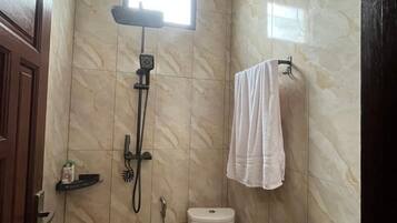 Habitación Deluxe doble | Baño | Ducha