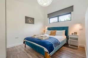 Iron/ironing board, free WiFi, bed sheets - 1 Bed in St. Issey (oc-w42638) (Saint Issey)