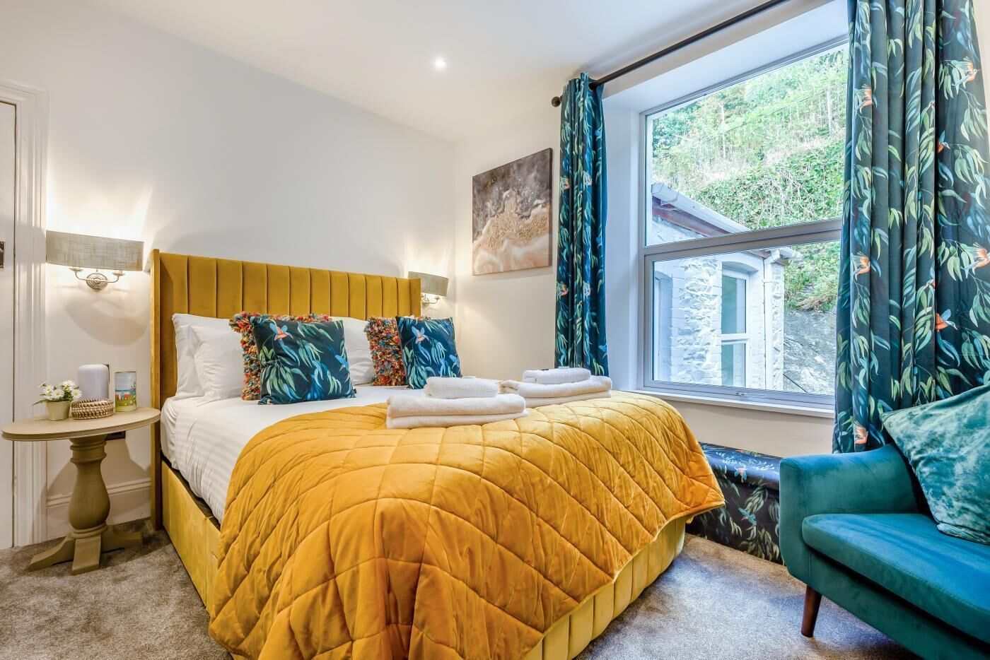 4 bedrooms, travel crib, WiFi (free), bed sheets