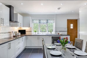 Dining - 3 Bed in Godshill (oc-n42660) (Godshill)