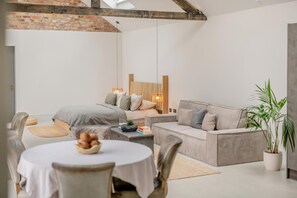 Dining - 1 Bed in Gembling (oc-s42456) (Gembling)