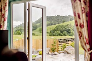Interior - 4 Bed in Cwmllinau (oc-d42709) (Cwm-Llinau)