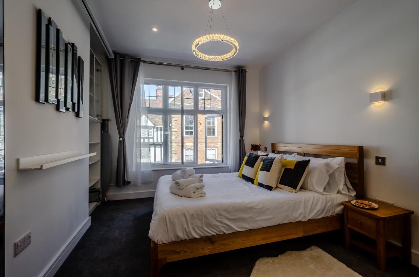 2 bedrooms, iron/ironing board, travel cot, free WiFi