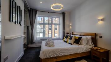 2 bedrooms, iron/ironing board, travel cot, free WiFi