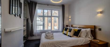 2 bedrooms, iron/ironing board, travel crib, WiFi (free)