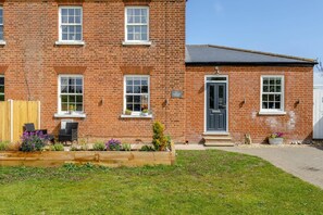 Exterior - 4 Bed in Bacton (oc-w42635) (Bacton)