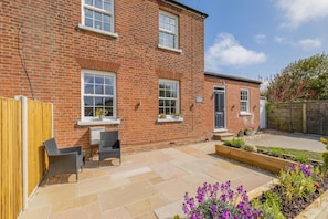 Terrace/patio - 4 Bed in Bacton (oc-w42635) (Bacton)