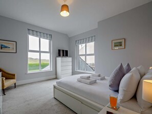 Free WiFi, bed sheets - 3 Bed in Aberdyfi (oc-dy025) (Aberdovey)