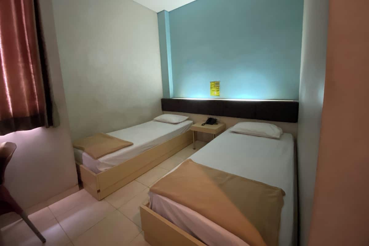 Standard Twin Room | Free WiFi