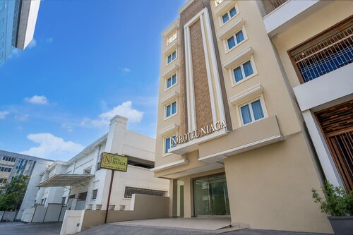 Townhouse Oak Hotel Niaga Surabaya