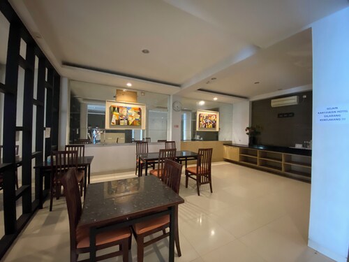 Townhouse Oak Hotel Niaga Surabaya