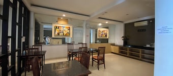 Townhouse Oak Hotel Niaga Surabaya