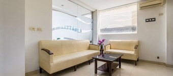 Townhouse Oak Hotel Niaga Surabaya