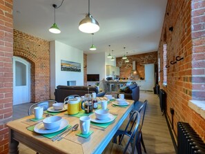 Dining - 3 Bed in Freshwater (oc-78098) (Freshwater)