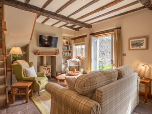 TV, fireplace - 2 Bed in Brecon (oc-42931) (Llanfrynach)