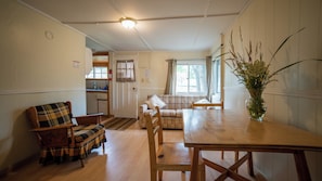 Dining - 2 Bedroom IV: PL (Gravenhurst)