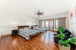Room - Relaxing Countryside Retreat Minutes from Red Deer (RED DEER COUNTY)