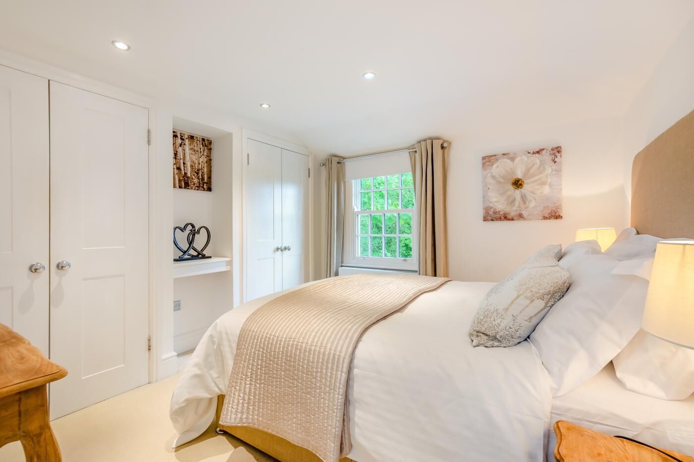 2 bedrooms, iron/ironing board, travel cot, free WiFi