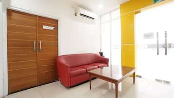 Ruang duduk lobi
