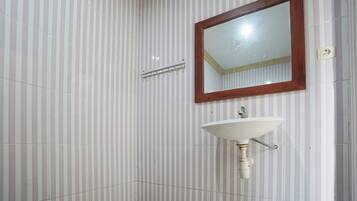 Deluxe Double Room | Bathroom