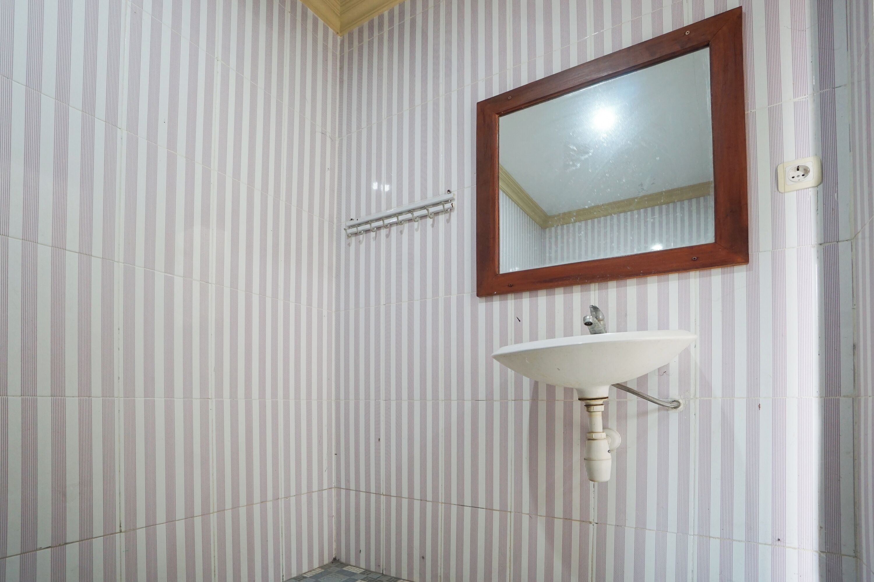 Towels, soap, toilet paper