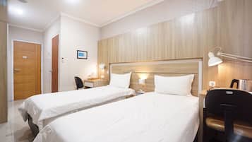 Kamar Twin Deluks | Meja kerja, kedap suara, Wi-Fi gratis, dan seprai linen