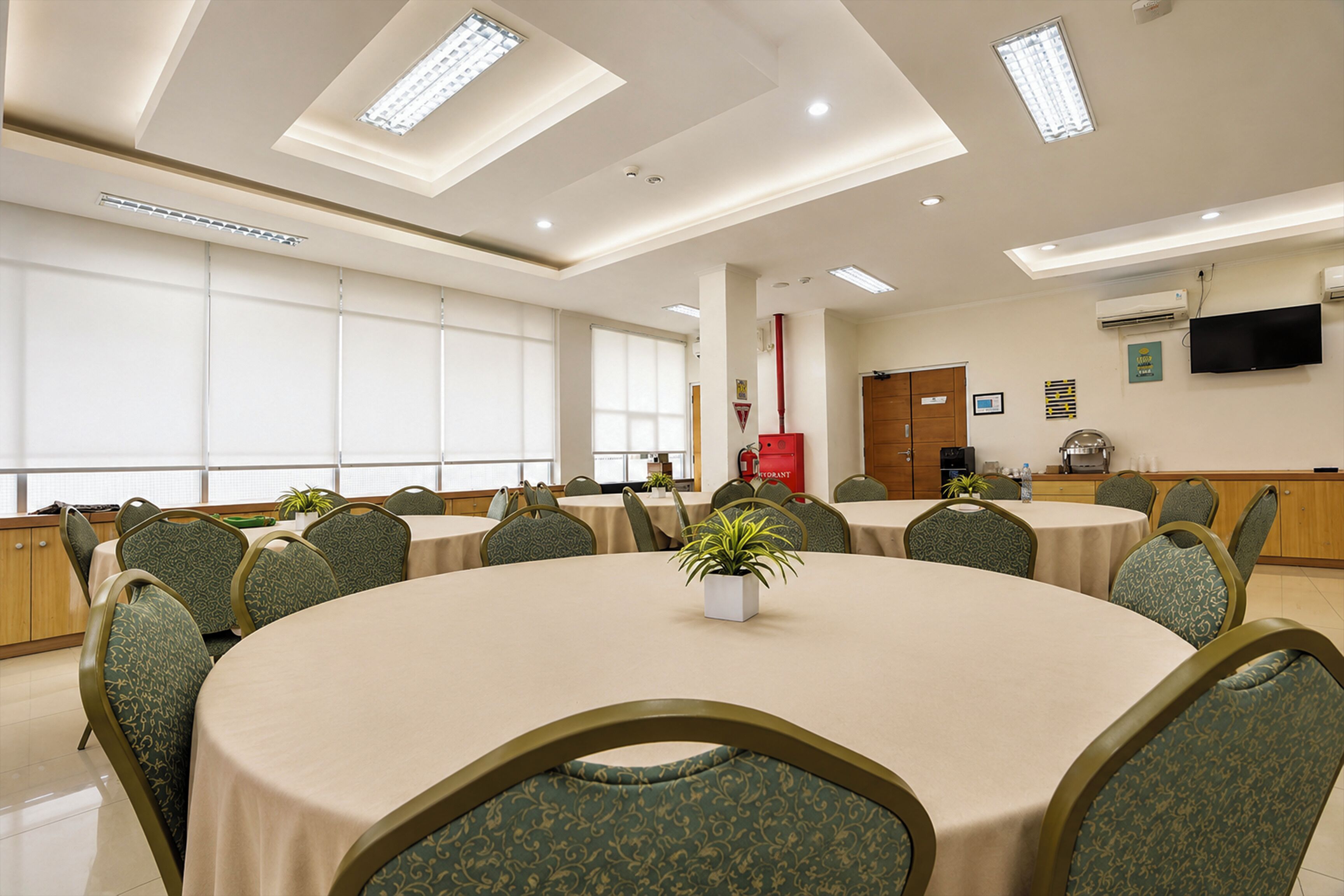 In-room business centre