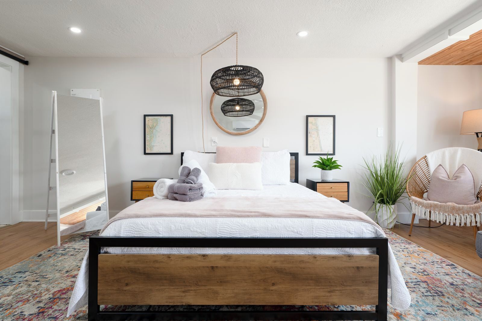 Iron/ironing board, free WiFi, bed sheets