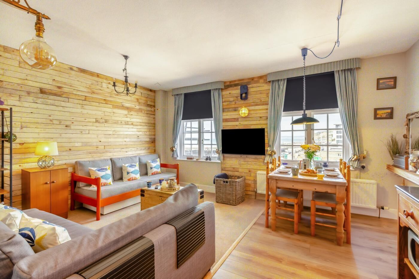1 Bed In West Bay (Oc-c42470) - Bridport