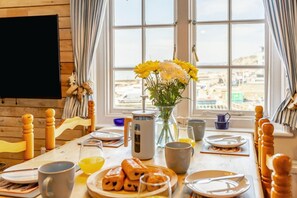 Dining - 1 Bed in West Bay (oc-c42470) (West Bay)