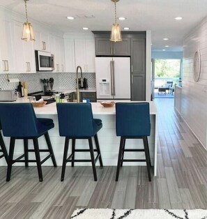 Coffee/tea maker, fridge, microwave, oven - Vacay or Relocation Home | 3 min walk to beach (Neptune Beach)